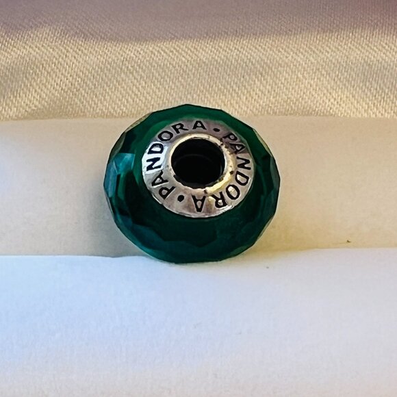 Pandora Emerald Green Faceted Murano Charm w/ .925 Sterling - Picture 2 of 5